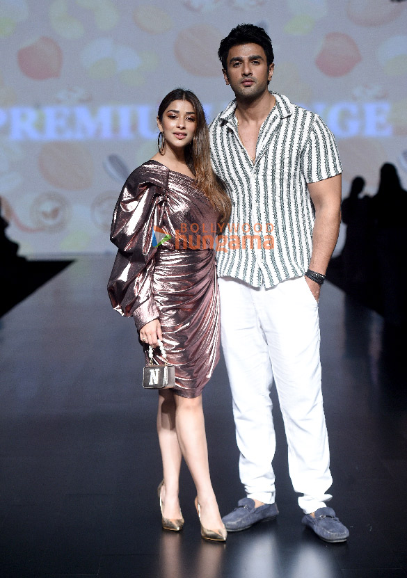 photos celebs at bombay times fashion week 2023 6