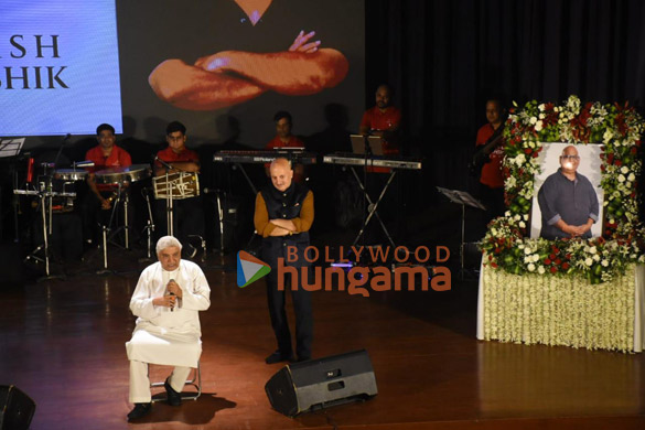 photos celebs grace satish kaushiks 67th birth anniversary 008 11