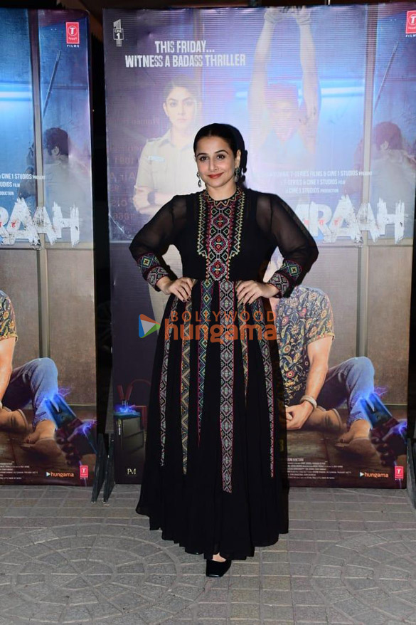 photos celebs grace the premiere of gumraah 8