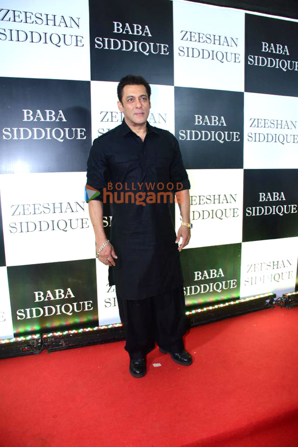 photos celebs snapped at baba siddiques iftaar party6 25