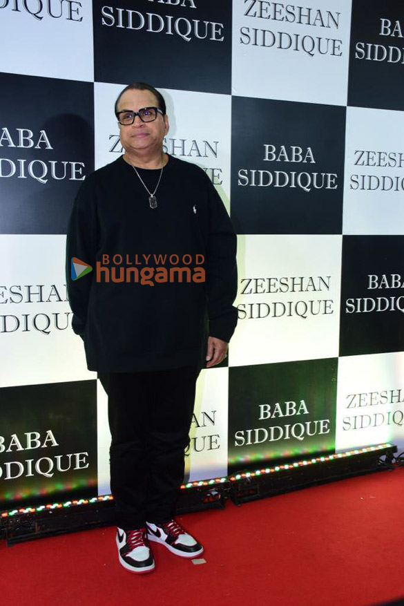 photos celebs snapped at baba siddiques iftaar party6 32