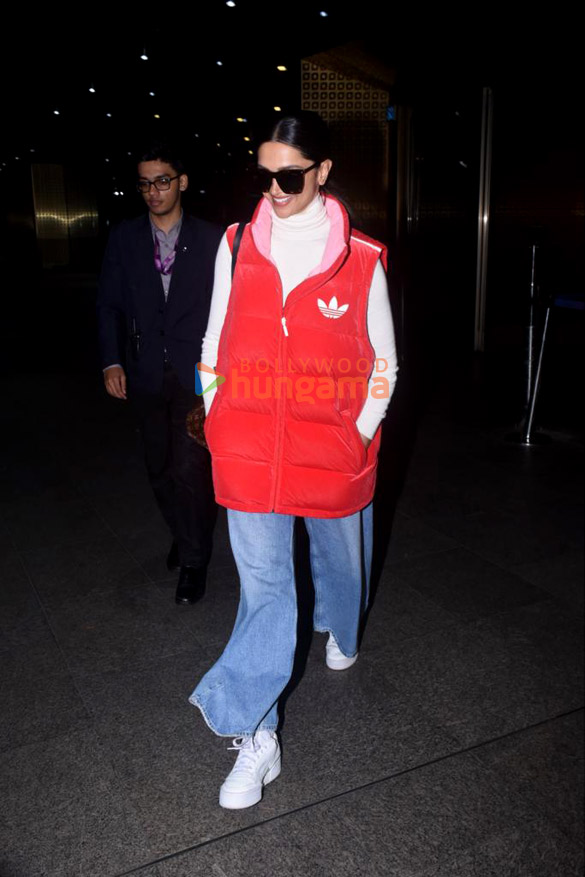 photos deepika padukone malaika arora and others snapped at the airport 1