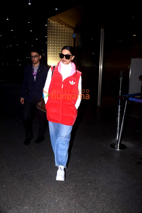 photos deepika padukone malaika arora and others snapped at the airport 3