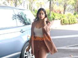 Photos: Janhvi Kapoor, Karisma Kapoor, Sania Mirza and others snapped at the airport