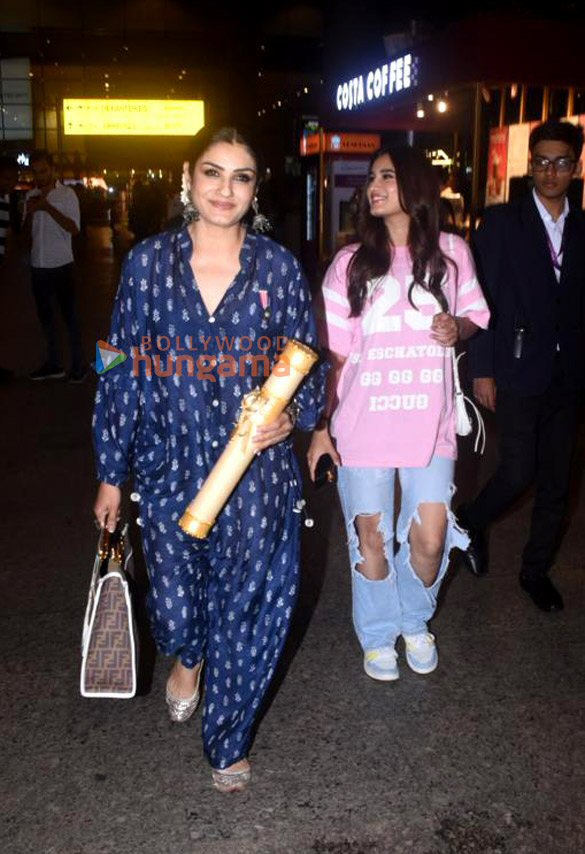 photos janhvi kapoor varun dhawan diana penty and others snapped at the airport 8