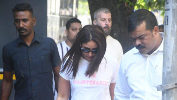 Photos: Kareena Kapoor Khan snapped on location in Mumbai