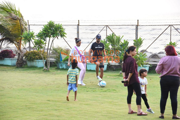 photos neha dhupia and angad bedi spend time with their kids at bandstand in mumbai 6