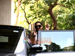 Photos: Parineeti Chopra snapped in Khar