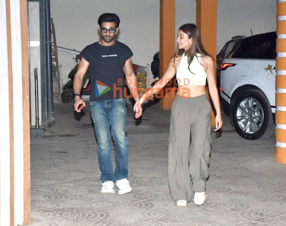 photos pulkit samrat and kriti kharbanda snapped with her new car 5