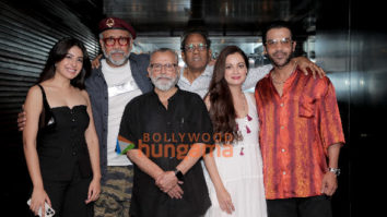 Photos: Rajkummar Rao, Dia Mirza, Anubhav Sinha and others snapped with Bheed cast at a get together in Juhu