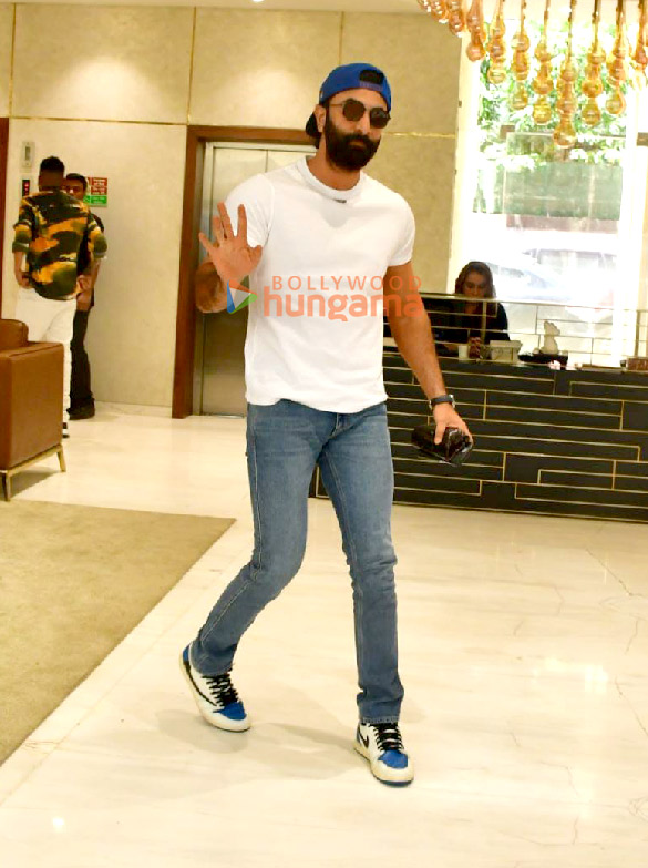 photos ranbir kapoor snapped at t series office in andheri 2 2
