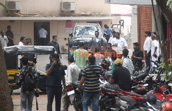 photos ranveer singh snapped outside mehboob studio in bandra 4