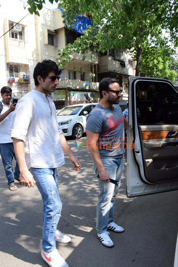 photos saif ali khan and ibrahim ali khan snapped at mizu in bandra 4