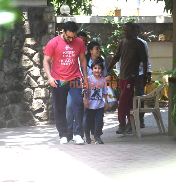 photos saif ali khan and taimur ali khan spotted in bandra 2 5
