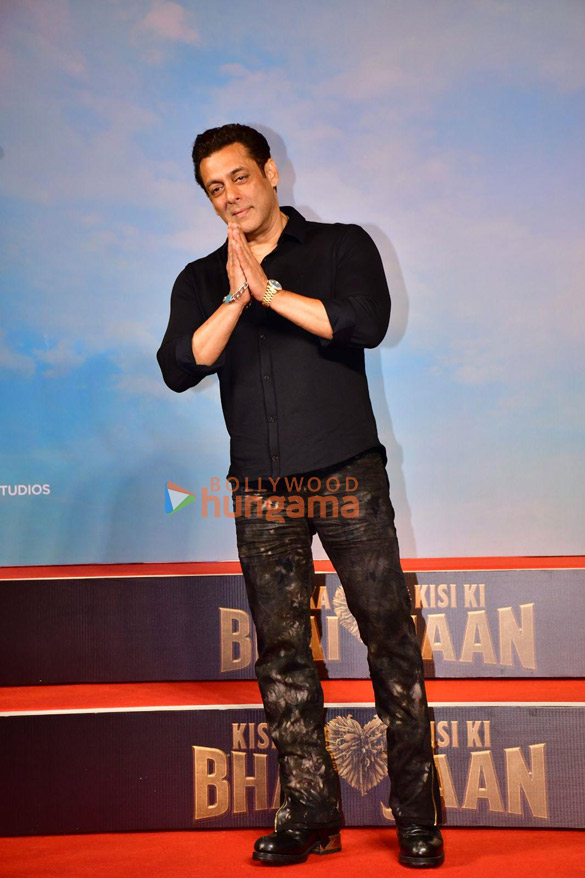 photos salman khan shehnaaz gill and others snapped at the trailer launch of kisi ka bhai kisi ki jaan more 6