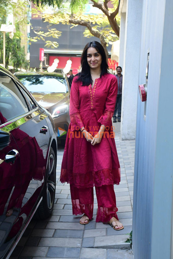 photos shraddha kapoor snapped outside t series office in andheri 1 2