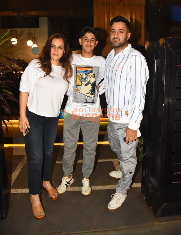 Photos: Siddharth Anand snapped with his family at Mizu in Bandra | Parties & Events