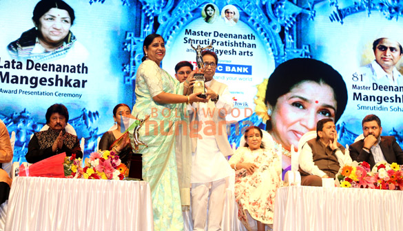 photos vidya balan asha bhosle others snapped at lata deenanath mangeshkar awards 14
