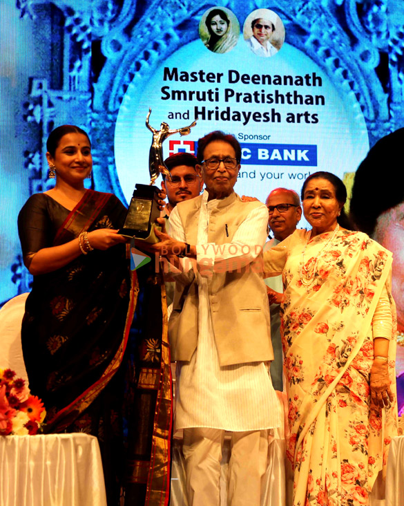 photos vidya balan asha bhosle others snapped at lata deenanath mangeshkar awards 2