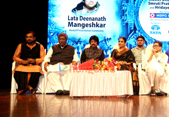 photos vidya balan asha bhosle others snapped at lata deenanath mangeshkar awards 5