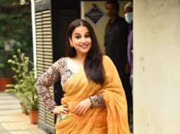 Photos: Vidya Balan snapped in Khar
