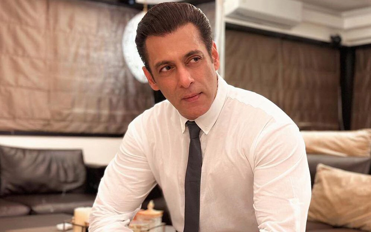 Salman Khan finally breaks silence on “not allowing low neckline outfits on his set” statement made by Palak Tiwari; says, “I think aurato ki jo bodies hai…”