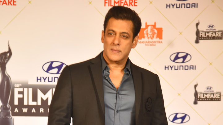 Salman Khan on Film Awards, Mouni Roy’s New Photos & More | Bollywood News Salman Khan on Film Awards, Mouni Roy’s New Photos & More | Bollywood News