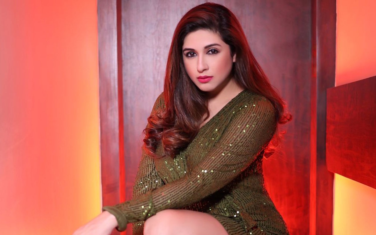 Vahbiz Dorabjee opens up on bold scenes on OTT shows; says, “A person cannot watch such shows with the family”