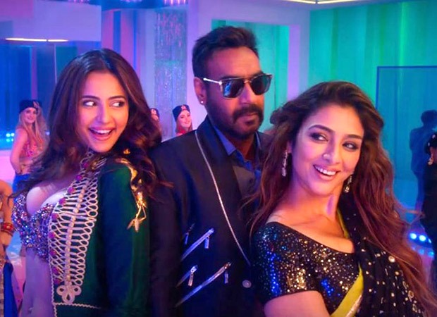 Ajay Devgn-Tabu starrer De De Pyaar De clocks 4; Rakul Preet Singh pens a sweet note