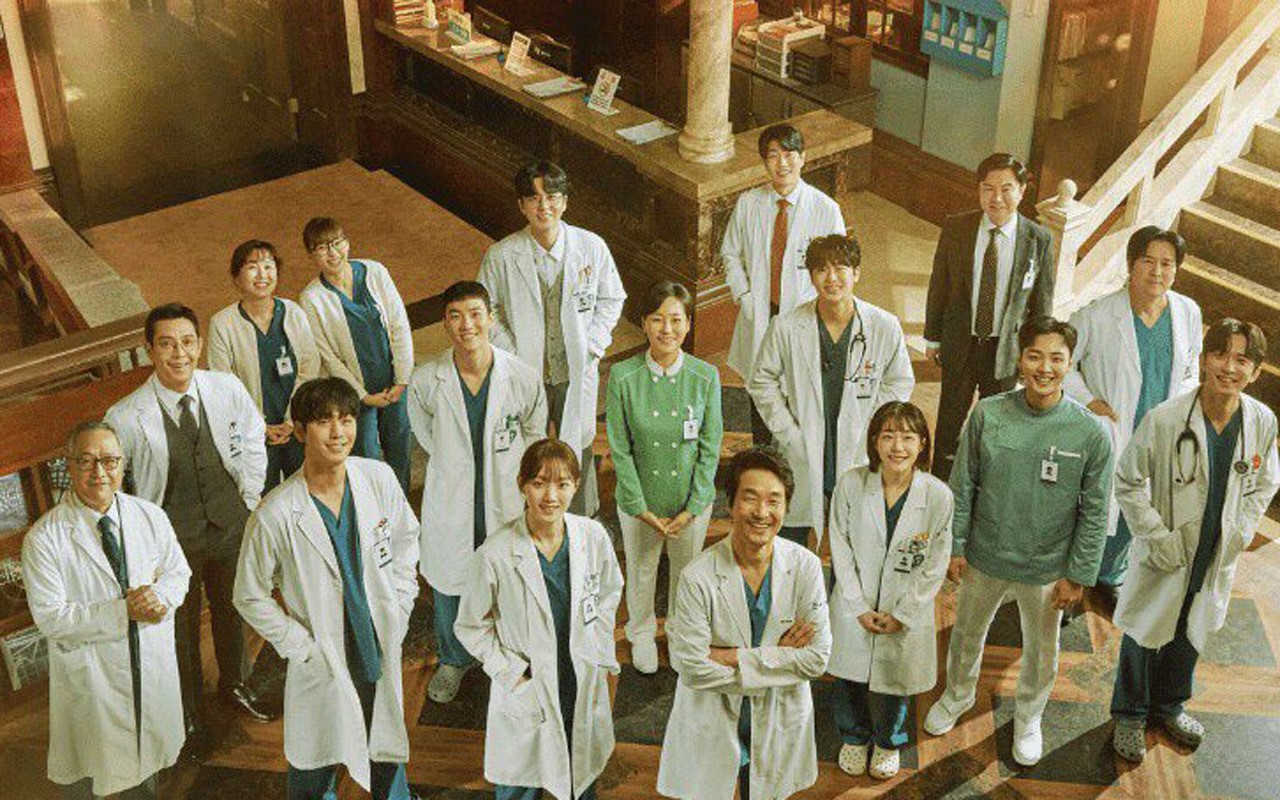 Dr. Romantic 3 Review: Han Suk Kyu, Ahn Hyo Seop, Lee Sung Kyung, Kim Min Jae scrub up in captivating mix of medical thriller, office romance and drama