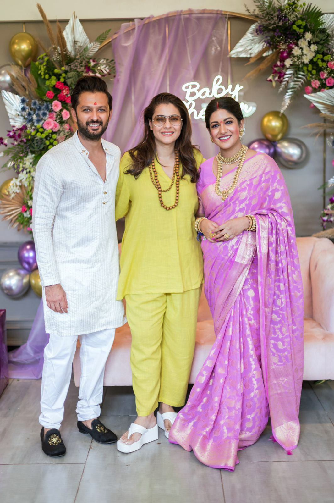 Kajol and Tanushree Dutta attend Ishita Dutta and Vatsal Sheth's baby shower, see pictures 