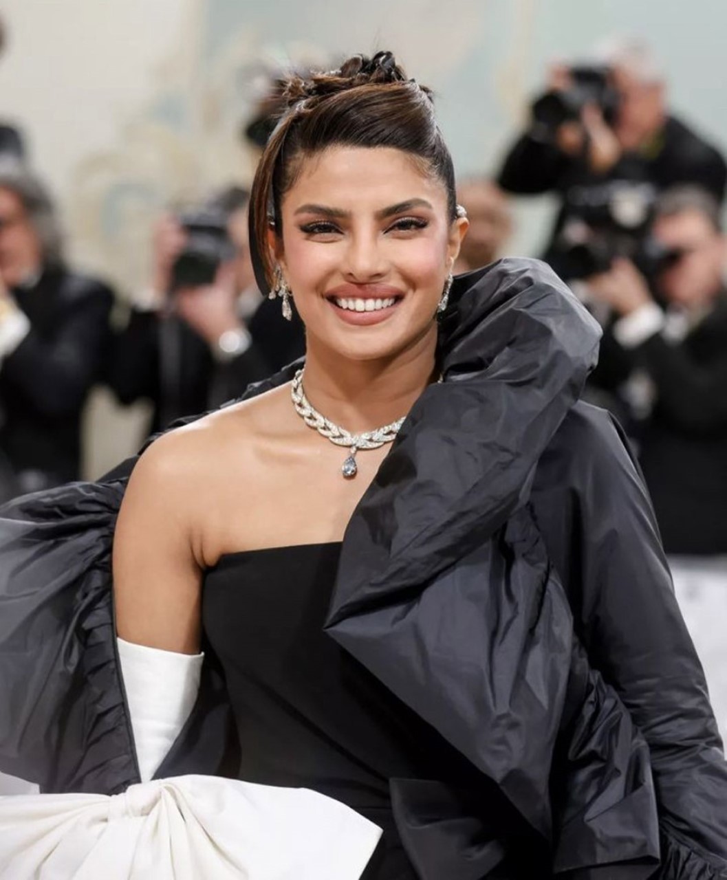 MET Gala 2023: Priyanka Chopra wears a rare Bulgari Laguna Blu diamond necklace worth a whopping Rs. 204 crores; to be auctioned off MET Gala 2023: Priyanka Chopra wears a rare Bulgari Laguna Blu diamond necklace worth a whopping Rs. 204 crores; to be auctioned off