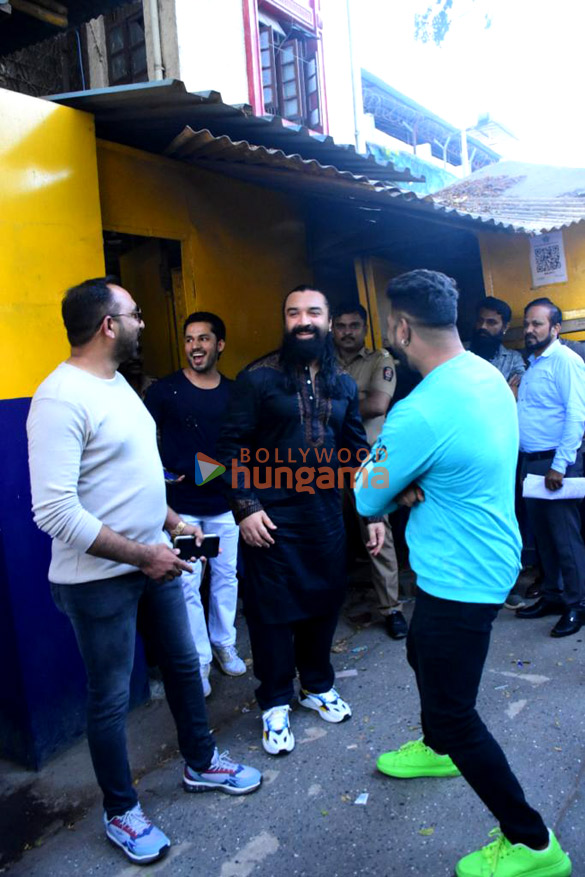 photos ajaz khan and andrea khan snapped at the bombay high court 4