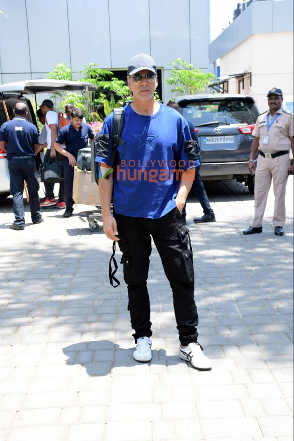 photos akshay kumar spotted at kalina airport 2 2