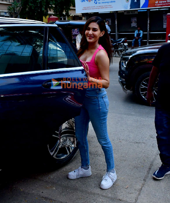 photos amyra dastur snapped at hakkasan in bandra 3