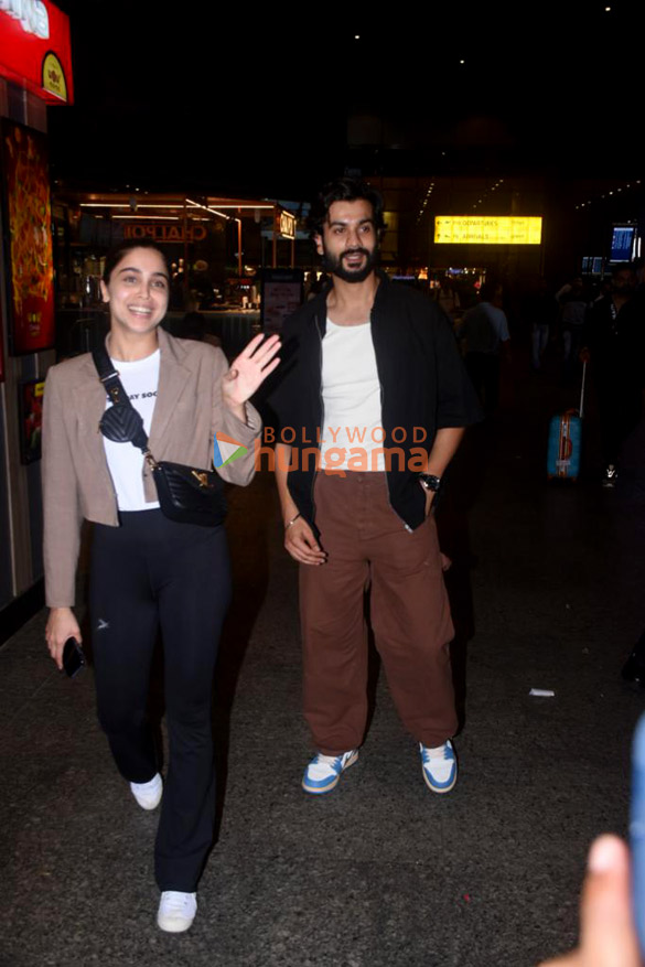 photos ananya panday palak tiwari shweta tiwari and others snapped at the airport 1 2