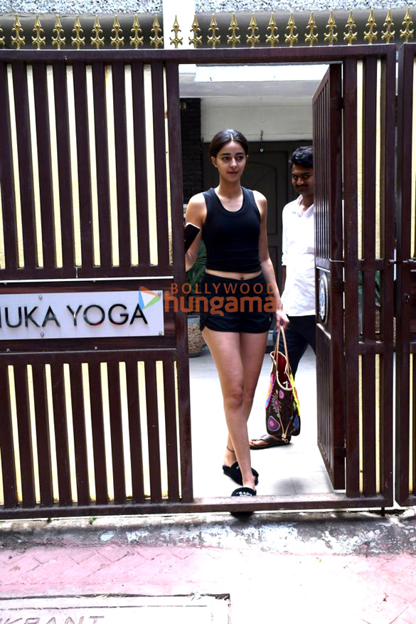 Photos Ananya Panday Spotted At Anshuka Yoga In Bandra (5) | Images ...