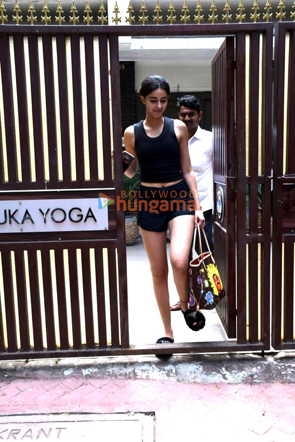 photos ananya panday spotted at anshuka yoga in bandra 3 31
