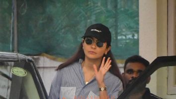 Photos: Anushka Sharma snapped in Juhu