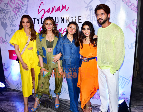 Photos Celebs attend the launch of stylist Sanam Ratansi’s summer collection in Mumbai 101 (4)