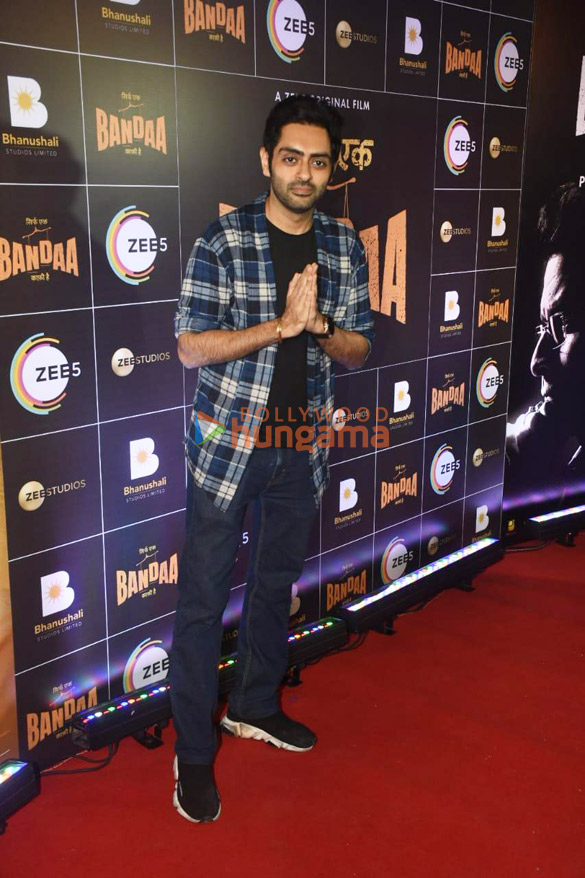 photos celebs grace the premiere of bandaa 15