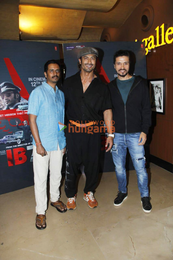 photos celebs grace the premiere of ib 71 12