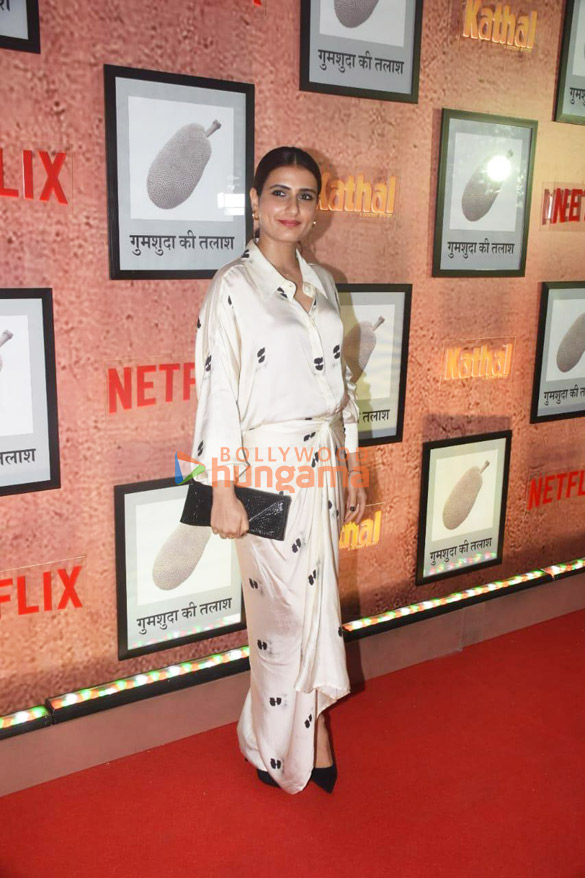 photos celebs grace the premiere of khatal 1