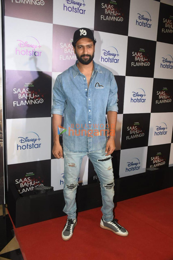 photos celebs grace the premiere of saas bahu aur flamingo 21