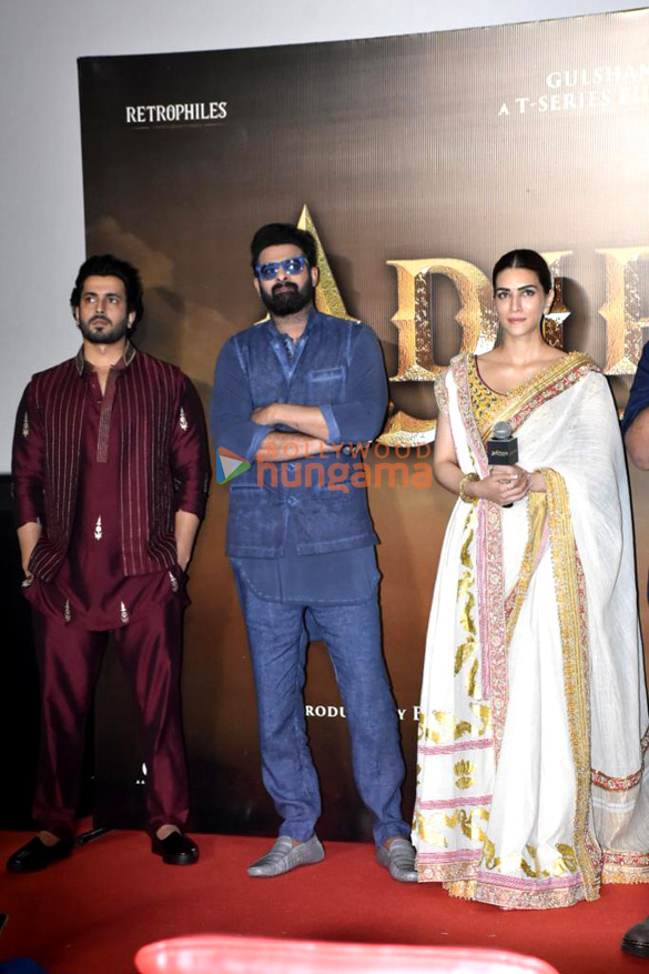 Photos: Celebs grace the trailer launch of Adipurush Photos: Celebs grace the trailer launch of Adipurush