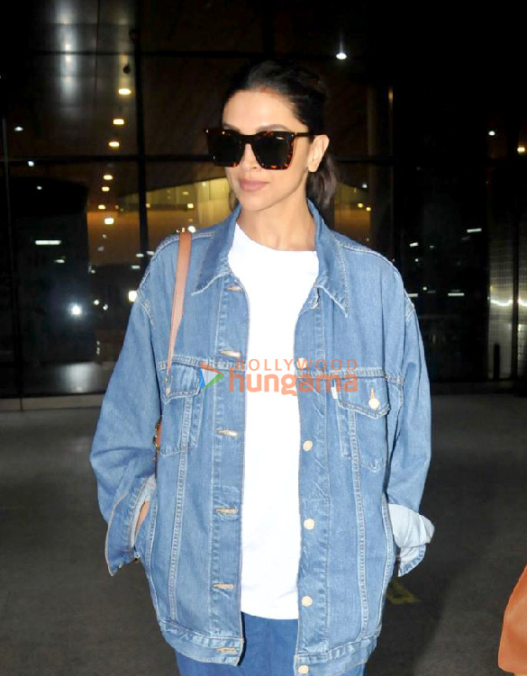 Photos: Deepika Padukone, Kriti Sanon, Riteish Deshmukh, Genelia D’Souza and others snapped at the airport Photos: Deepika Padukone, Kriti Sanon, Riteish Deshmukh, Genelia D’Souza and others snapped at the airport
