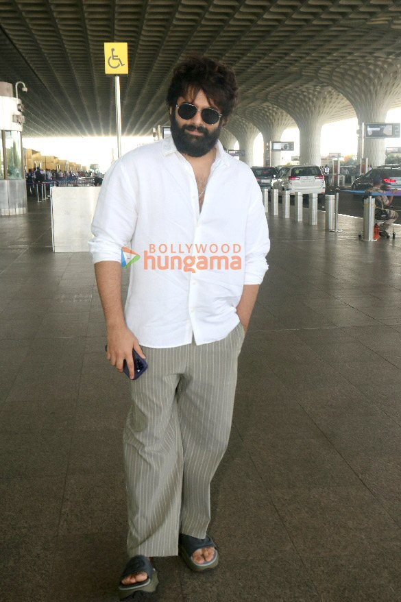 photos deepika padukone yami gautam dhar and others snapped at the airport 3