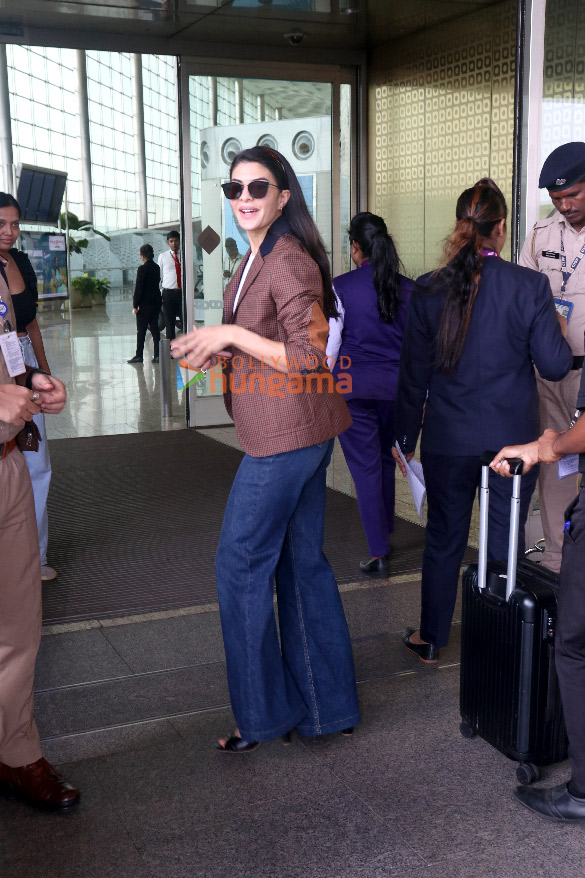 photos jacqueline fernandez and sonu sood snapped at the airport 3