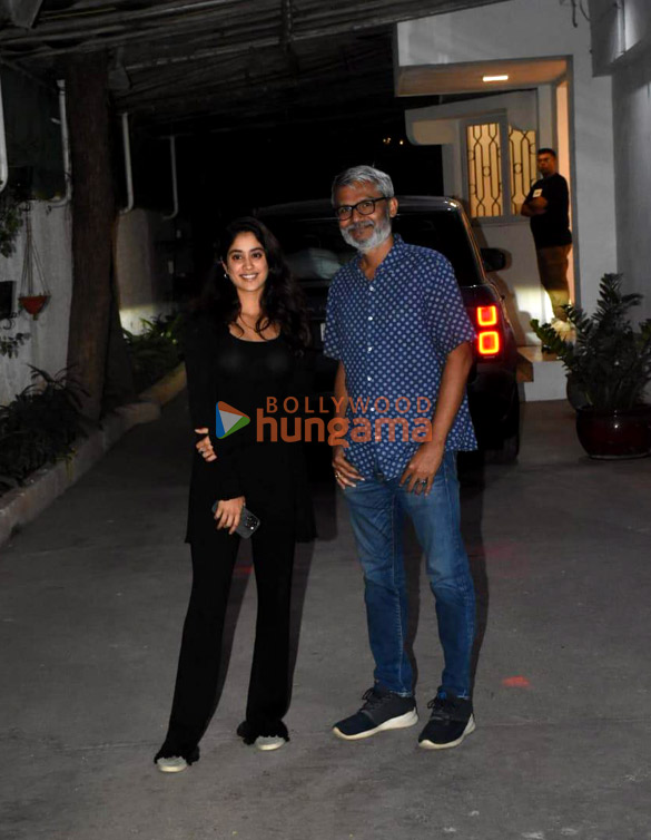 photos janhvi kapoor and nitesh tiwari snapped in mumbai 2