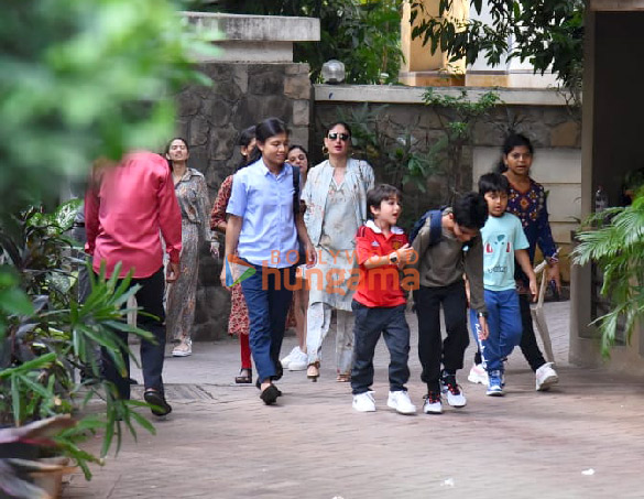 photos kareena kapoor khan and taimur ali khan snapped in bandra 2
